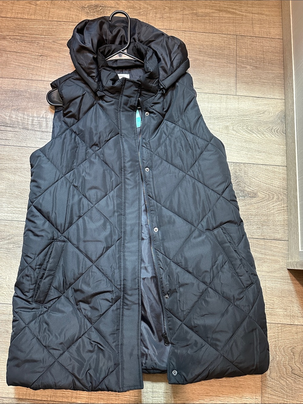 Maurices Black Quilted Hooded Puffer Vest for Women